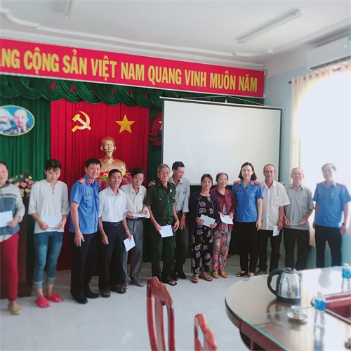 Viện kiểm sát nhân dân huyện Hàm Tân: Tổ chức gặp mặt tri ân các gia đình thương binh, liệt sĩ, nhân ngày thương binh, liệt sĩ